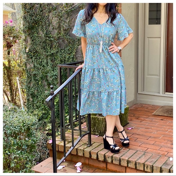✨LAST ONE✨perfect pretty floral tiered style dress - Picture 5 of 6